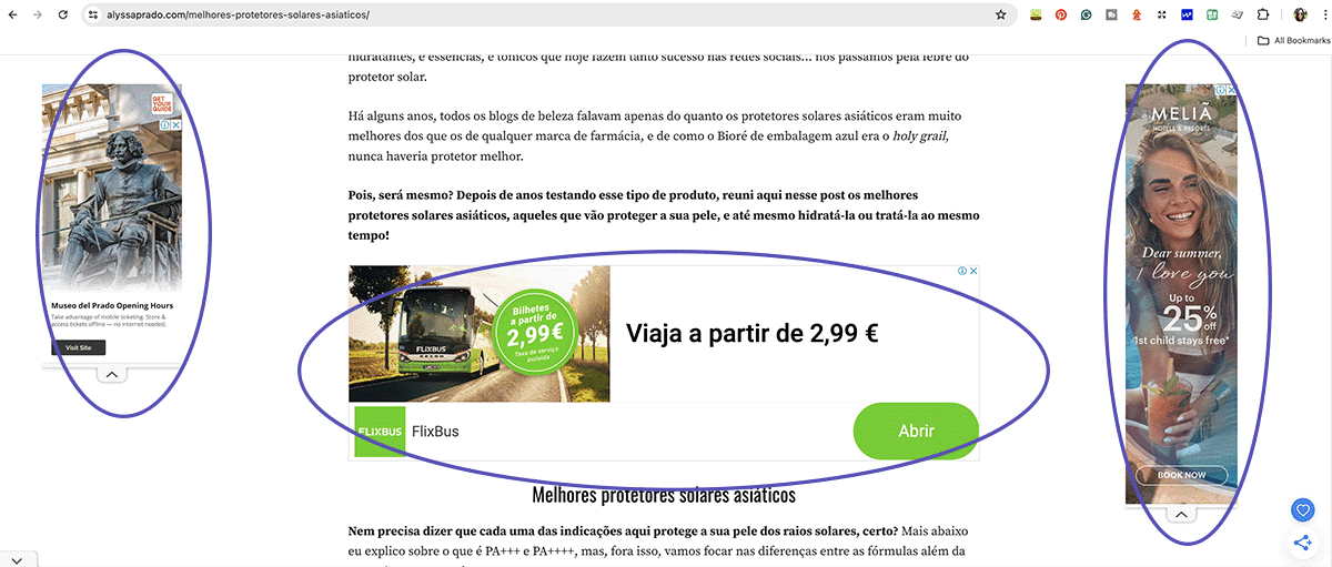 Os anúncios são uma forma fácil de ganhar dinheiro com blog. Imagem de um post de blog com anúncios na lateral da página e no meio do texto.
